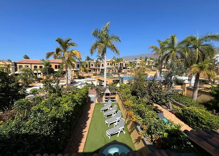 Semesterbostad Exclusive Townhouse In Plaza Del Duque Close To The *