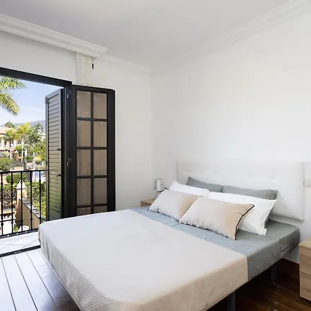 Exclusive Townhouse In Plaza Del Duque Close To The * Адехе