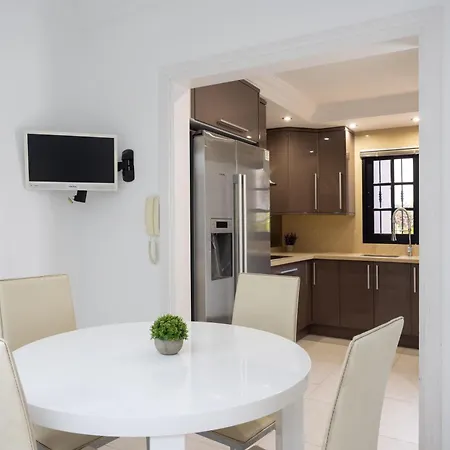 Exclusive Townhouse In Plaza Del Duque Close To The * Адехе