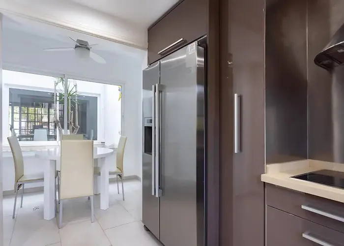 Exclusive Townhouse In Plaza Del Duque Close To The Vakantiehuis Costa Adeje (Tenerife)