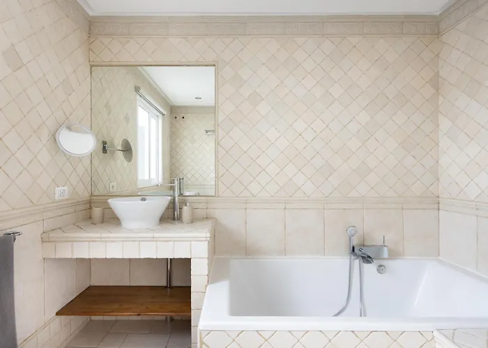 Exclusive Townhouse In Plaza Del Duque Close To The Feriehus *