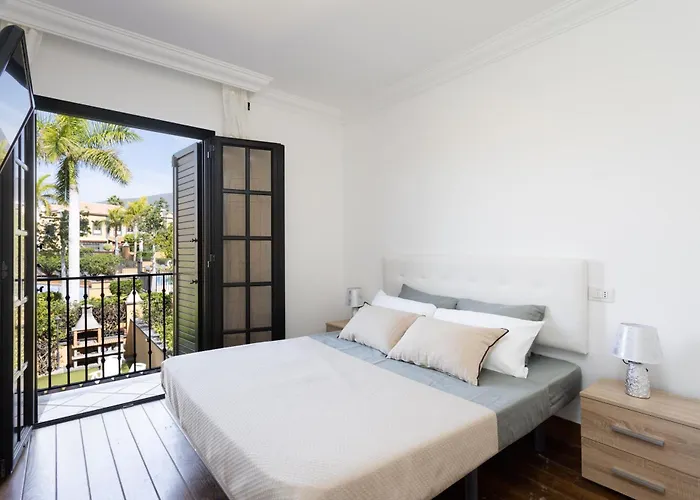 Exclusive Townhouse In Plaza Del Duque Close To The * Costa Adeje (Tenerife)