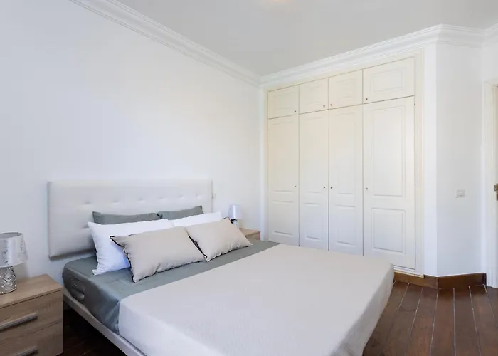 Exclusive Townhouse In Plaza Del Duque Close To The Feriehus *