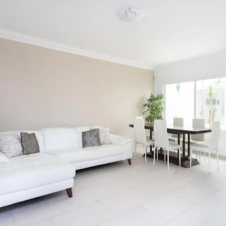 Casa vacanze Exclusive Townhouse In Plaza Del Duque Close To The