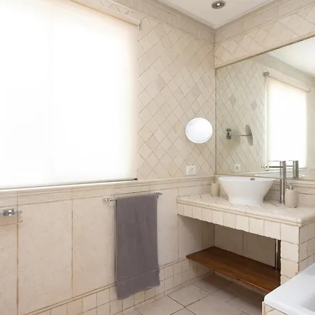 Hébergement de vacances Exclusive Townhouse In Plaza Del Duque Close To The Costa Adeje (Tenerife)