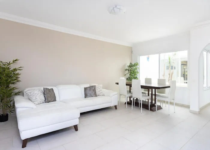 Tatil Evi Exclusive Townhouse In Plaza Del Duque Close To The